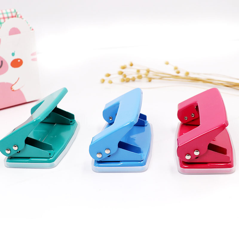 益而高（Eagle） 837 二孔打孔機(jī) 辦公型打孔器帶刻度(藍(lán)色)_http://bzsa.cn/img/images/C201903/1552009274643.jpg