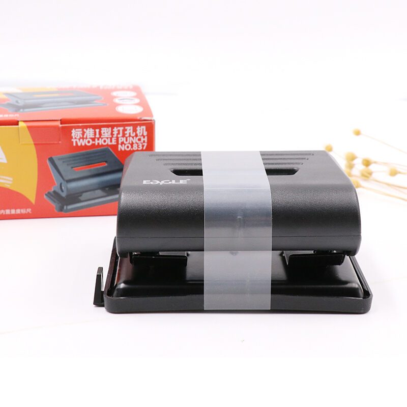 益而高（Eagle） 837 二孔打孔機 辦公型打孔器帶刻度(黑色)_http://bzsa.cn/img/images/C201903/1552009344770.jpg