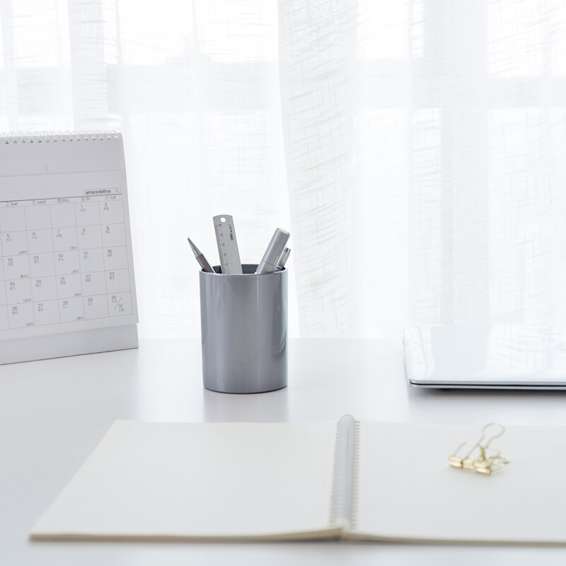 得力（deli） 907 塑料簡(jiǎn)約時(shí)尚圓形筆筒 顏色隨機(jī)（灰色）_http://bzsa.cn/img/sp/157/1a5a4d64-0295-4018-8ece-a1cb99fa3c2e.jpg