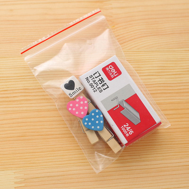 得力（deli） 3023 自封袋(透明)-4號(100個(gè)/包)120ｘ85mm0.04mm_http://bzsa.cn/img/sp/206/b8fc46df-b42e-4514-b89a-80ef552c1748.jpg