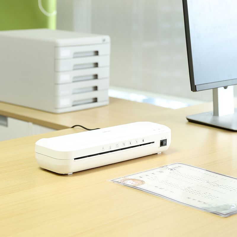 得力（deli） 2132 A4家用迷你塑封機(jī)_http://bzsa.cn/img/sp/248/15fe1630-4776-4476-be47-15e2e4e56d67.jpg