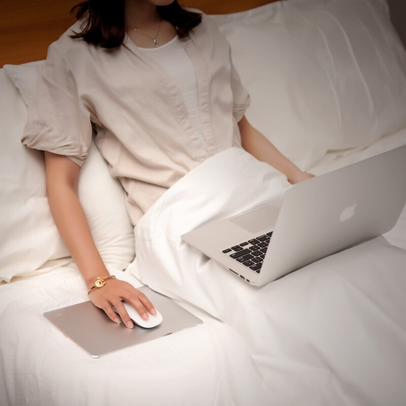 埃普（UP） AP-5S 鋁合金鼠標(biāo)墊（大號(hào)）_http://bzsa.cn/img/sp/288/217d17db-003d-432f-a05c-bedf20678ef2.jpg