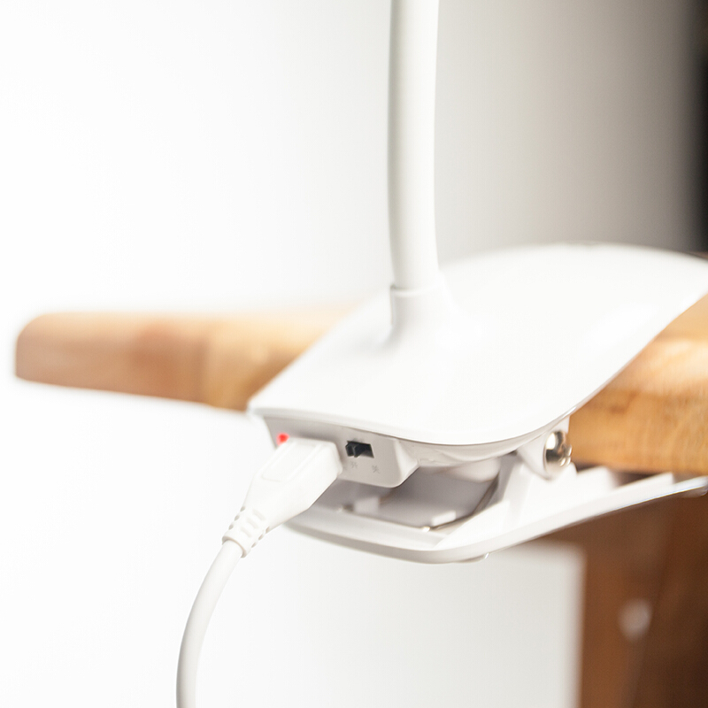 晨光（M&G） AEA98523 臺燈LED夾式觸控_http://bzsa.cn/img/sp/418/3b9fa3a2-022c-4bd6-9014-80e805216c4d.jpg