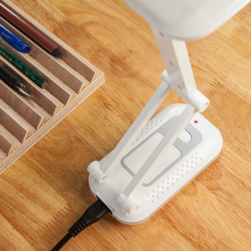 晨光（M&G） AEA98520 臺(tái)燈LED雙功能折疊_http://bzsa.cn/img/sp/418/50a9fdb1-bc20-4472-a975-64a329bc34f0.jpg