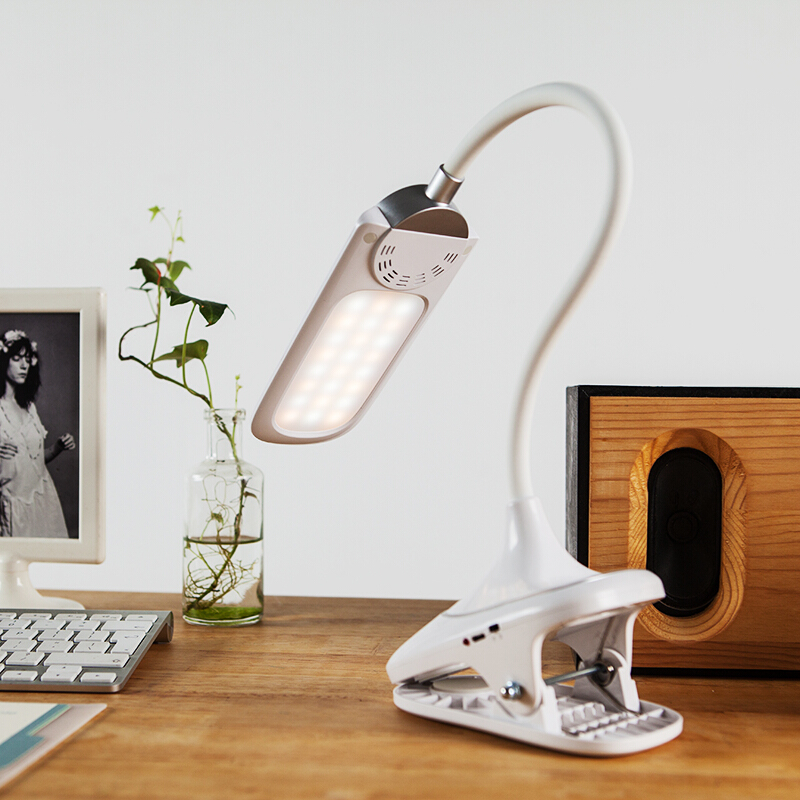 晨光（M&G） AEA98533 LED旋轉(zhuǎn)夾子護(hù)眼臺(tái)燈_http://bzsa.cn/img/sp/418/aae00137-3031-4cfa-96a0-196ee2883bcf.jpg
