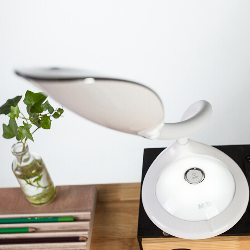 晨光（M&G） AEA98529 臺(tái)燈LED雙功能觸控調(diào)光護(hù)眼_http://bzsa.cn/img/sp/418/bd65161a-d7de-4e00-b8d4-efe3e8198a7f.jpg
