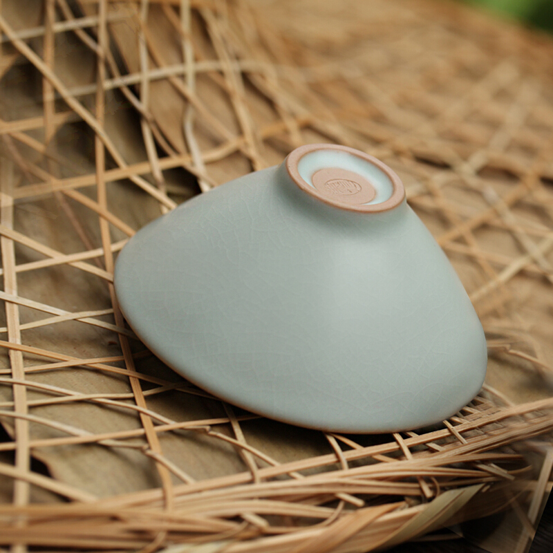 東道汝窯 經(jīng)典觀照斗笠杯組 茶杯/品茗杯（天青色）_http://bzsa.cn/img/sp/437/0902a9c8-d38d-408f-9981-5fad96d3b090.jpg