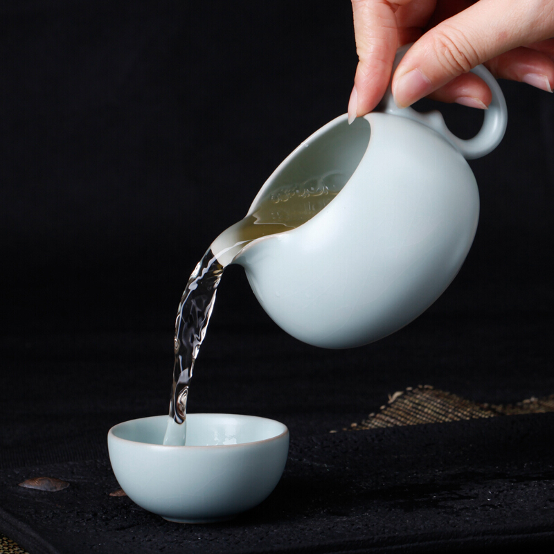 東道汝窯 功夫茶具套裝 祈福茶壺半組（天青色）_http://bzsa.cn/img/sp/437/110c98c1-dcfa-47c3-80d6-4009e19be724.jpg