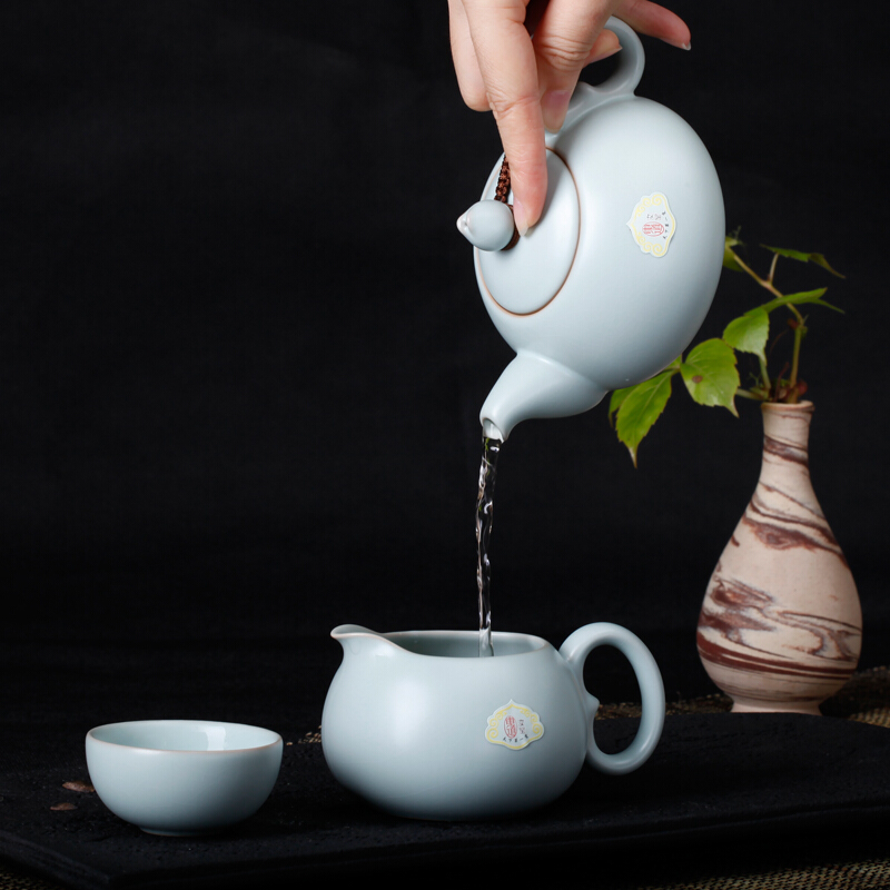 東道汝窯 功夫茶具套裝 祈福茶壺半組（天青色）_http://bzsa.cn/img/sp/437/a2e4ff68-0c73-4a56-a981-6502010766d0.jpg